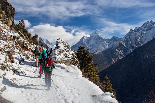 Bergsteigen mit Hybridjacke